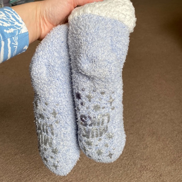 Muk Luks cabin slipper socks - Picture 2 of 6